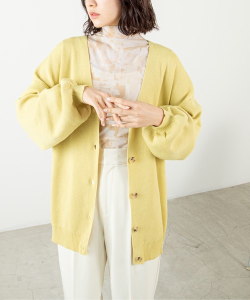 ANGIE(アンジー)の「Vネックオーバーサイズカラーカーディガン(カーディガン/ボレロ・レディース・グリーン/イエロー/オフホワイト/ブラック・FREE)」の4枚目の写真