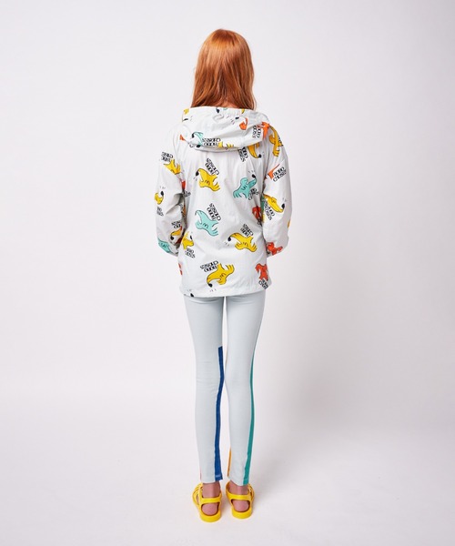 BOBO CHOSES(ボボショーズ)の「Sniffy Dog all over rain jacket(レインコート/ポンチョ・キッズ・ライトグレー系・2-3Y/4-5Y/6-7y/8-9y)」の7枚目の写真