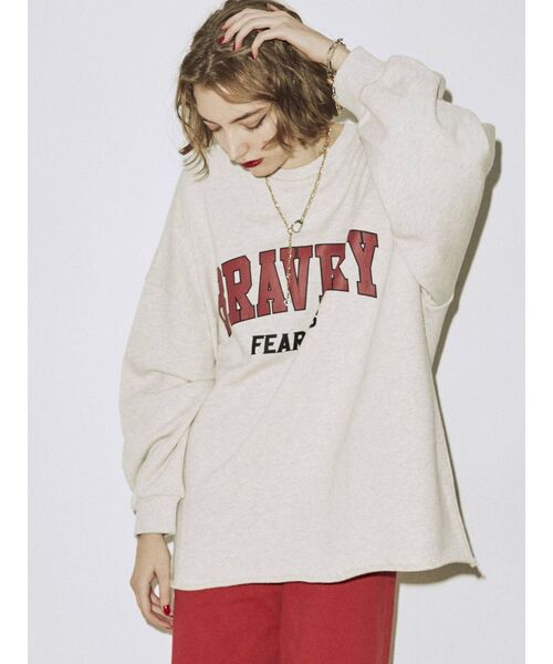 jouetie（ジュエティ）の「BRAVERYロゴカレッジプルオーバー【トレーナー/スウェット】（スウェット・レディース・グレー/ブラック/レッド/グリーン・MEDIUM）」の2枚目の写真
