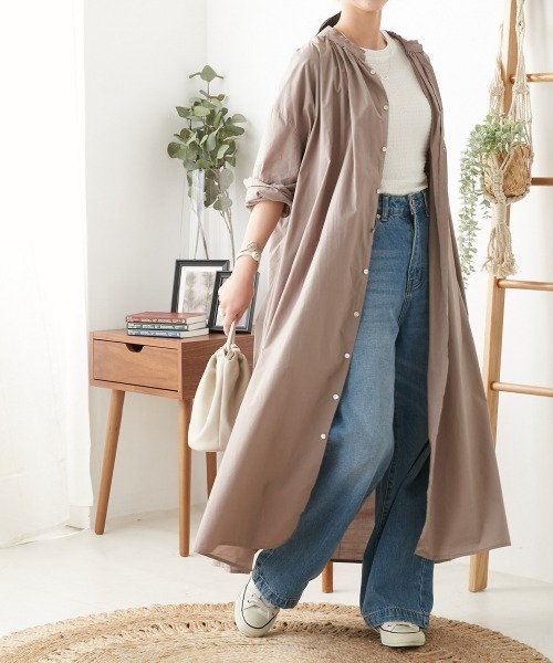 OMNES(オムネス)の「ポプリンソフトフィニッシュ バックギャザーワンピース(ワンピース・レディース・イエロー/グレイッシュベージュ/ホワイト・FREE)」の3枚目の写真