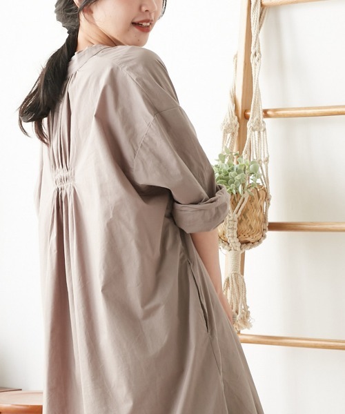 OMNES(オムネス)の「ポプリンソフトフィニッシュ バックギャザーワンピース(ワンピース・レディース・イエロー/グレイッシュベージュ/ホワイト・FREE)」の16枚目の写真