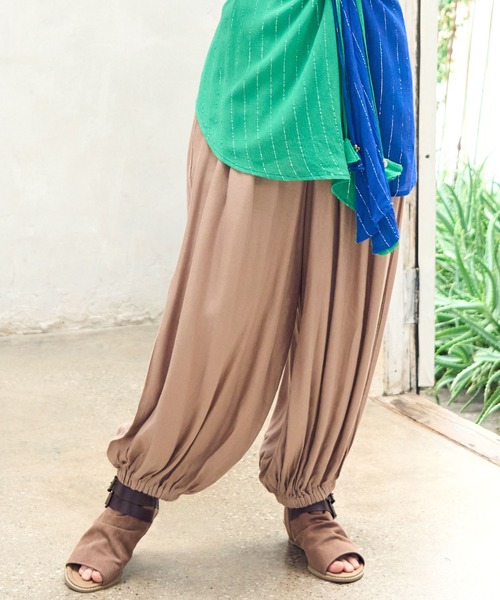 チャイハネ（チャイハネ）の「【チャイハネ】ミケラドレープパンツ（その他パンツ・レディース・パープル/ライトグレー/ブラック/グリーン/ベージュ/オレンジ/ブルー・FREE）」の3枚目の写真