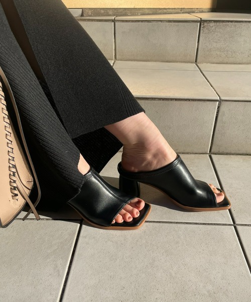 un dix cors（アンディコール）の「洗練された足元　ストレッチミュール（サンダル・レディース・ブラック/ベージュ・23/24/24.5）」の3枚目の写真