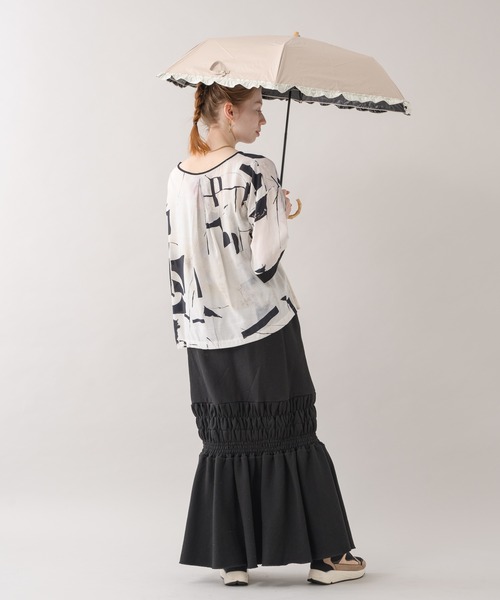 because（ビコーズ）の「because ヒートカットバイカラーフリル晴雨兼用ミニ日傘（折りたたみ傘・レディース・ブラック/ベージュ・FREE）」の8枚目の写真