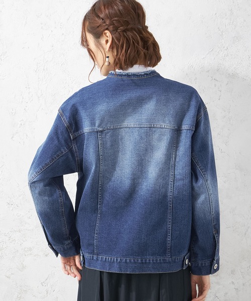 Petit Honfleur（プチオンフルール）の「ノーカラーデニムジャケット（デニムジャケット・レディース・ブルー・9号/11号）」の2枚目の写真