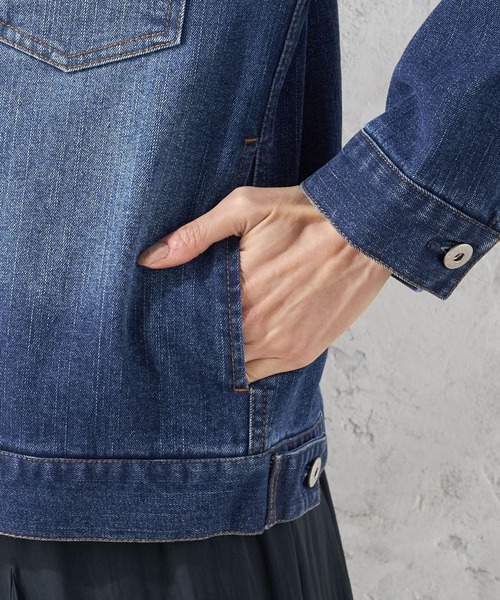 Petit Honfleur（プチオンフルール）の「ノーカラーデニムジャケット（デニムジャケット・レディース・ブルー・9号/11号）」の6枚目の写真