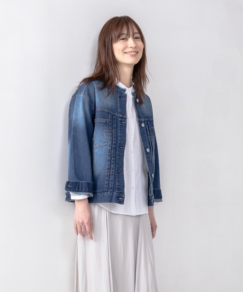 Petit Honfleur（プチオンフルール）の「ノーカラーデニムジャケット（デニムジャケット・レディース・ブルー・9号/11号）」の16枚目の写真