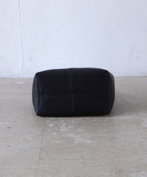 EFOLE（エフォル）の「【EFOLE】 タックハンドル トートバッグ（トートバッグ・レディース・ホワイト/ブラック・FREE）」の9枚目の写真