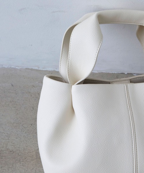 EFOLE（エフォル）の「【EFOLE】 タックハンドル トートバッグ（トートバッグ・レディース・ホワイト/ブラック・FREE）」の10枚目の写真