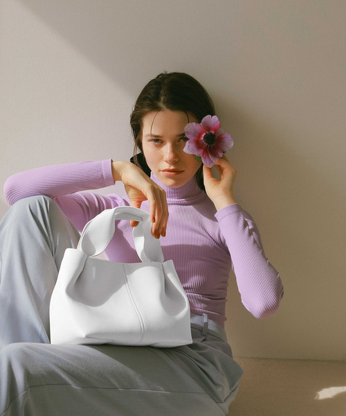 EFOLE（エフォル）の「【EFOLE】 タックハンドル トートバッグ（トートバッグ・レディース・ホワイト/ブラック・FREE）」の3枚目の写真