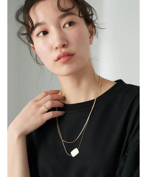 earth music&ecology（アースミュージックアンドエコロジー）の「シェルトップ2連ネックレス（ネックレス・レディース・ゴールド・FREE）」の3枚目の写真