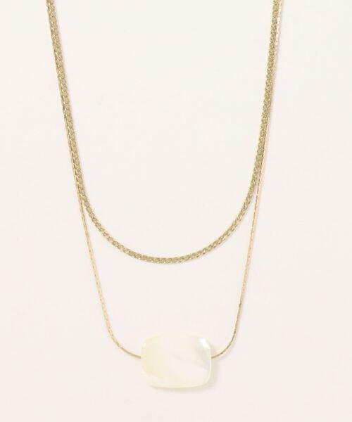 earth music&ecology（アースミュージックアンドエコロジー）の「シェルトップ2連ネックレス（ネックレス・レディース・ゴールド・FREE）」の2枚目の写真