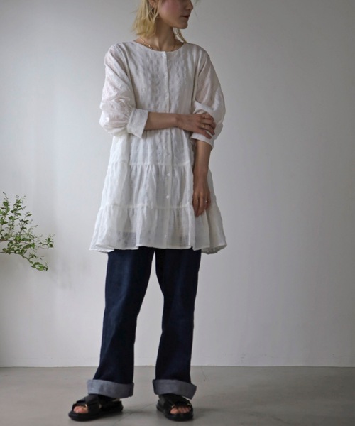 UNFIELD(アンフィールド)の「【UNFIELD】シャーリングティアードミニワンピース(チュニック・レディース・ブラック/オフホワイト・FREE)」の5枚目の写真