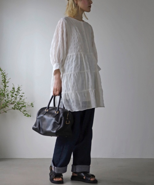 UNFIELD(アンフィールド)の「【UNFIELD】シャーリングティアードミニワンピース(チュニック・レディース・ブラック/オフホワイト・FREE)」の9枚目の写真