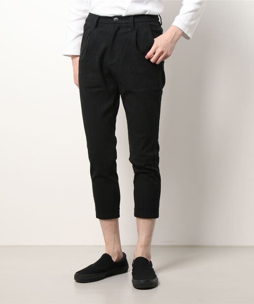 ARMURE(アルミュール)の「ARMURE/アルミュール/stretch tapered tuck pants(その他パンツ・メンズ・ブラック・2)」の1枚目の写真