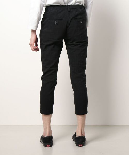 ARMURE(アルミュール)の「ARMURE/アルミュール/stretch tapered tuck pants(その他パンツ・メンズ・ブラック・2)」の3枚目の写真