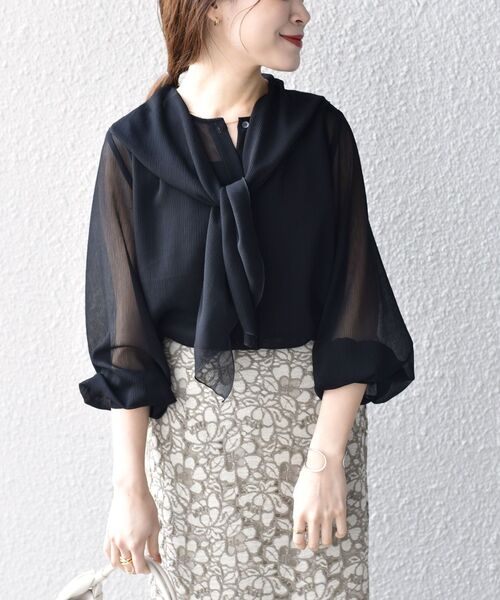 SHIPS（シップス）の「〈手洗い可能〉 ドット / ソリッド 2WAY タイ ブラウス（シャツ/ブラウス・レディース・ブラック/ベージュ/ダークグレー/ベージュ系その他・ONE SIZE）」の12枚目の写真