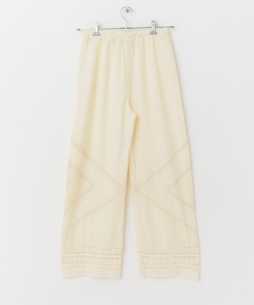 URBAN RESEARCH DOORS(アーバンリサーチドアーズ)の「olu’ment モスリン刺繍パンツ(その他パンツ・レディース・オフホワイト・ONE)」の3枚目の写真