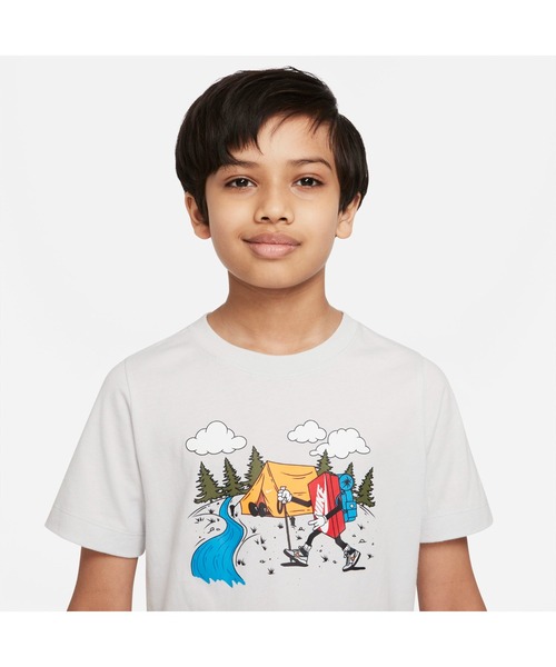 NIKE（ナイキ）の「ナイキ NIKE ナイキ YTH NSW ボクシー 1 S/S Tシャツ（Tシャツ/カットソー・キッズ・グレー/グリーン・160cm/130cm/140cm/150cm）」の4枚目の写真