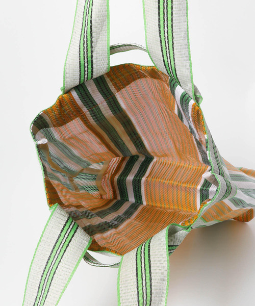 URBAN RESEARCH（アーバンリサーチ）の「W HANDLE STRIPE TOTE（トートバッグ・レディース・ブラック系その他/パープル系その他/オレンジ系その他・-）」の4枚目の写真