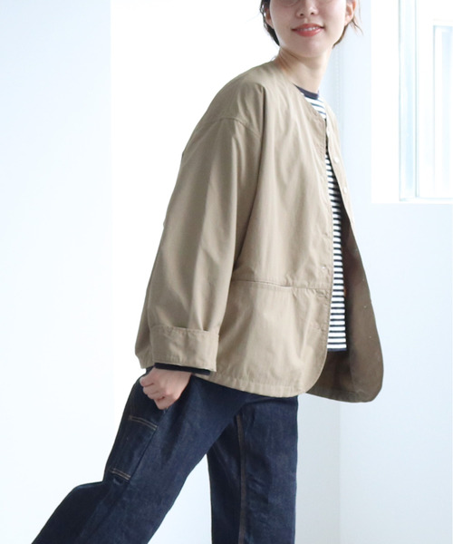 PAR ICI（パーリッシィ）の「リサイクルナイロン ノーカラージャケット (セットアップ対応)（ノーカラージャケット・レディース・ベージュ/ネイビー・FREE）」の5枚目の写真