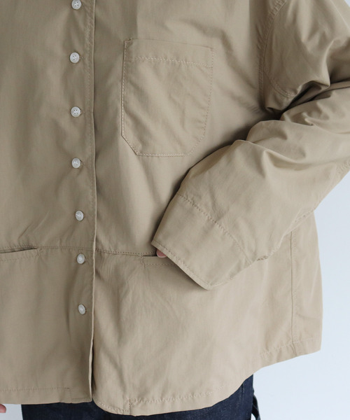 PAR ICI（パーリッシィ）の「リサイクルナイロン ノーカラージャケット (セットアップ対応)（ノーカラージャケット・レディース・ベージュ/ネイビー・FREE）」の22枚目の写真