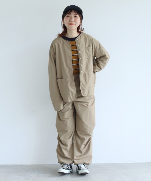 PAR ICI（パーリッシィ）の「リサイクルナイロン ノーカラージャケット (セットアップ対応)（ノーカラージャケット・レディース・ベージュ/ネイビー・FREE）」の14枚目の写真