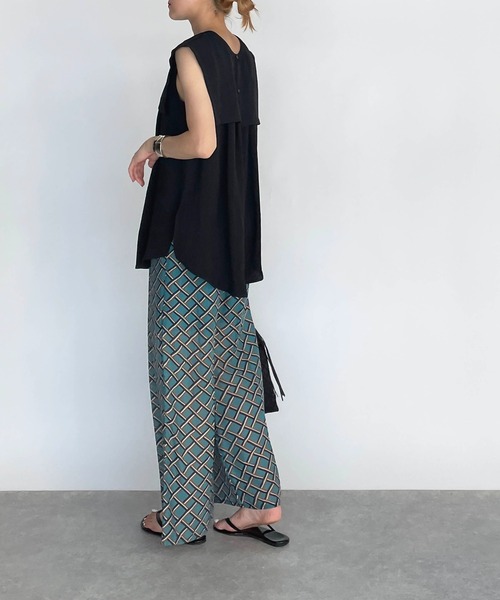 PICCIN(ピッチン)の「前後2WAYセーラーカラーノースリブラウス(シャツ/ブラウス・レディース・ブラック/オフホワイト/イエロー・M/L)」の11枚目の写真