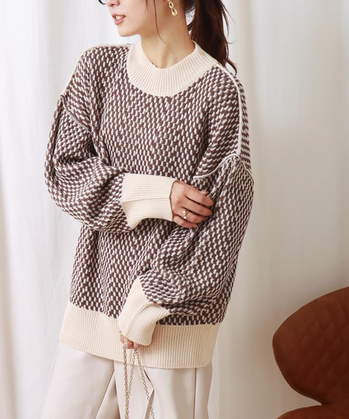 libelle more（リベル モア）の「ジャガード柄ハイネックオーバーニット（ニット/セーター・レディース・ブラック/イエロー/オレンジ/アイボリー・M/L）」の2枚目の写真