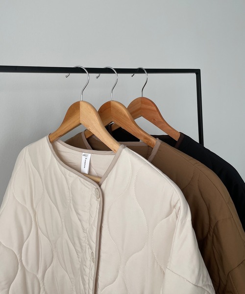 Louere（ルエレ）の「配色パイピングキルティングコート（ダウンジャケット/コート・レディース・ブラック/アイボリー/ブラウン・SMALL/MEDIUM/LARGE）」の15枚目の写真