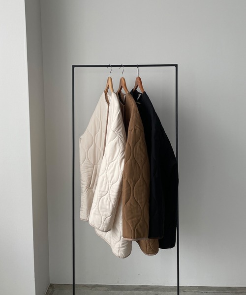 Louere（ルエレ）の「配色パイピングキルティングコート（ダウンジャケット/コート・レディース・ブラック/アイボリー/ブラウン・SMALL/MEDIUM/LARGE）」の16枚目の写真