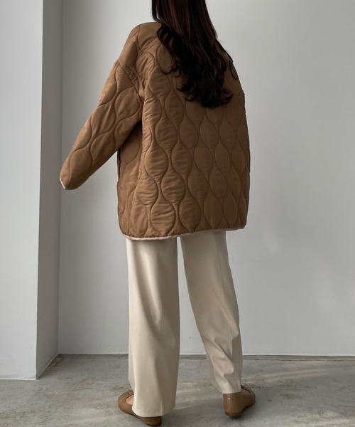Louere（ルエレ）の「配色パイピングキルティングコート（ダウンジャケット/コート・レディース・ブラック/アイボリー/ブラウン・SMALL/MEDIUM/LARGE）」の21枚目の写真