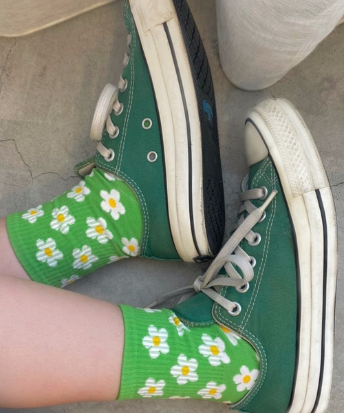 WEGO（ウィゴー）の「WEGO/総柄フラワーソックス（ソックス/靴下・レディース・ホワイト/グリーン/ピンク/オレンジ/ブルー・FREE）」の2枚目の写真