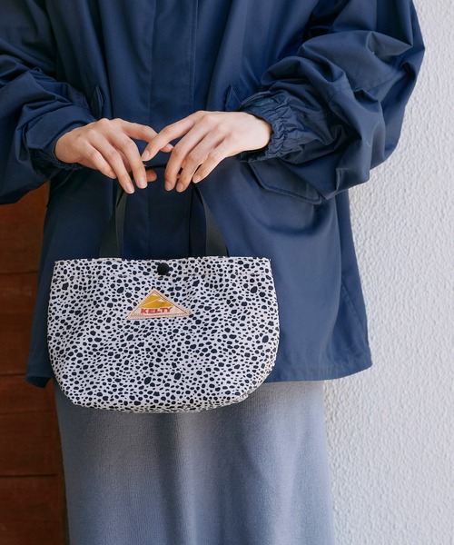 KELTY（ケルティ）の「【KELTY/ケルティ】デザインプリント トートバッグ ミニトートS/DP MINI TOTE S（トートバッグ・レディース・ベージュ/レオパード/ブラック/グレー・FREE）」の3枚目の写真