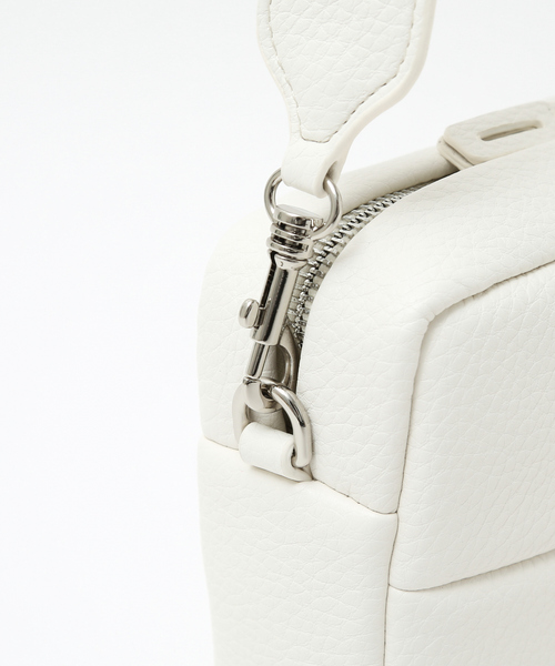 ADD CULUMN（アドカラム）の「【ADD CULUMN】スクエアショルダーバッグ（ショルダーバッグ・レディース・ベージュ/ホワイト・フリー）」の9枚目の写真