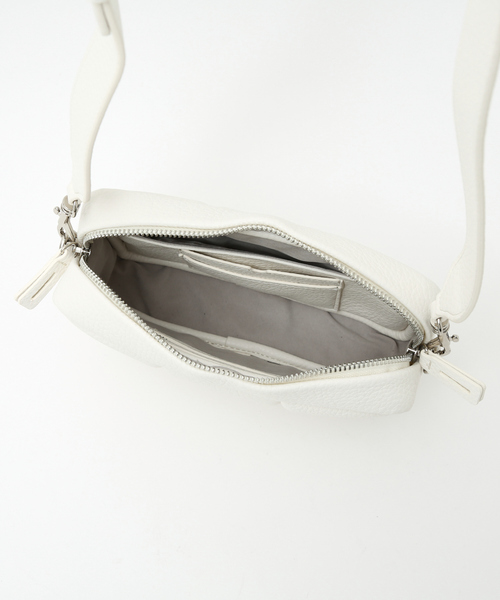 ADD CULUMN（アドカラム）の「【ADD CULUMN】スクエアショルダーバッグ（ショルダーバッグ・レディース・ベージュ/ホワイト・フリー）」の12枚目の写真