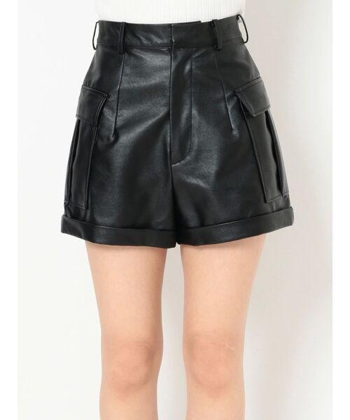 EVRIS（エヴリス）の「フェイクレザーサイドポケットショートパンツ（その他パンツ・レディース・グリーン/ブラック/ホワイト・MEDIUM/SMALL）」の6枚目の写真