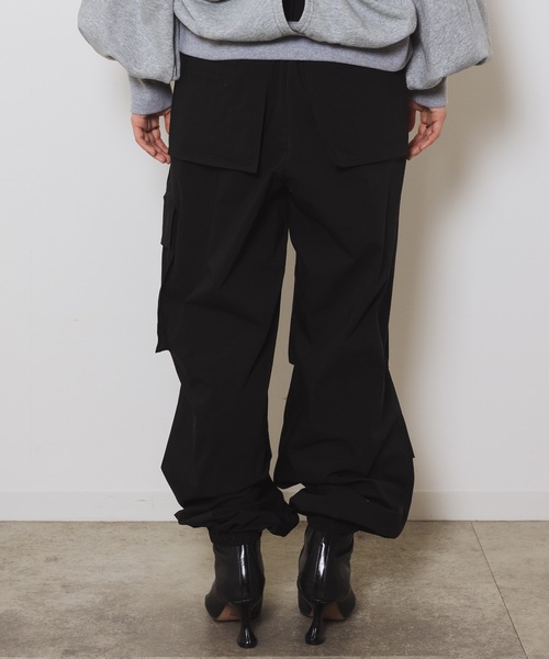 led.tokyo（レッドトウキョウ）の「【led.tokyo】ライトルーズカーゴパンツ（カーゴパンツ・レディース・ブラック/ライトブルー/ホワイト・SMALL/MEDIUM）」の5枚目の写真