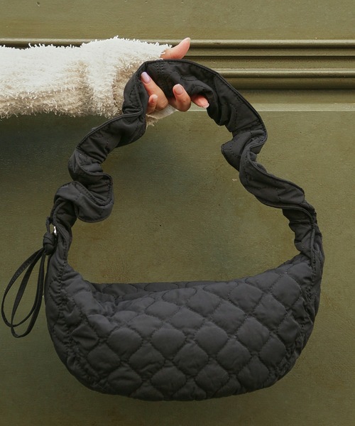 paravion(パラビオン)の「【トレンドのドロストデザイン】【長さの調整可能】ソフトキルトショルダーバッグ(ショルダーバッグ・レディース・ベージュ/アイボリー/ブラック・FREE)」の3枚目の写真