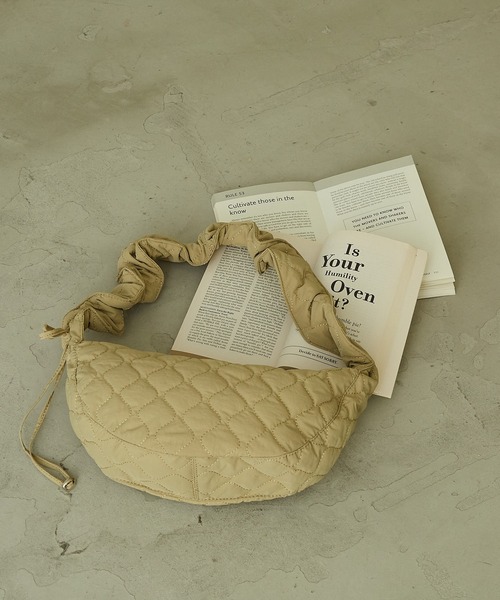 paravion(パラビオン)の「【トレンドのドロストデザイン】【長さの調整可能】ソフトキルトショルダーバッグ(ショルダーバッグ・レディース・ベージュ/アイボリー/ブラック・FREE)」の13枚目の写真