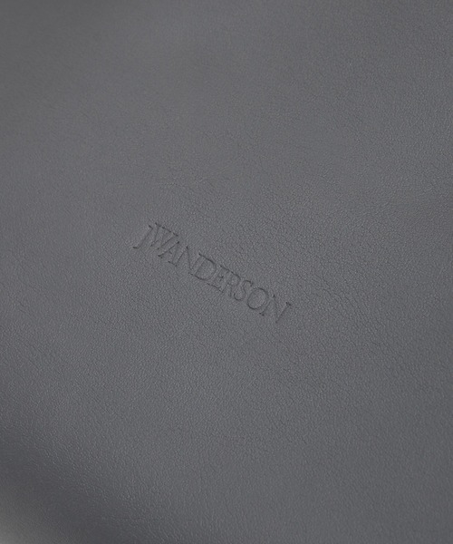 JW Anderson（ジェイダブリューアンダーソン）の「バッグ（ショルダーバッグ・レディース・グレー系その他・FREE）」の6枚目の写真