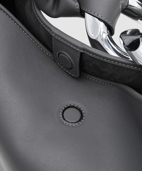 JW Anderson（ジェイダブリューアンダーソン）の「バッグ（ショルダーバッグ・レディース・グレー系その他・FREE）」の3枚目の写真