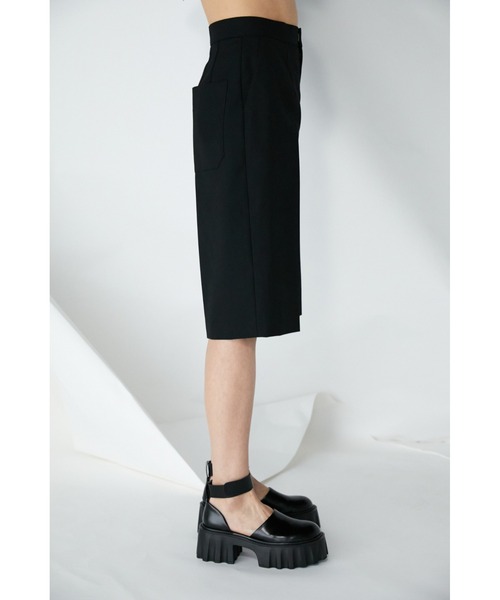 ENFOLD（エンフォルド）の「HighTwist Weave ハーフトラウザー（その他パンツ・レディース・ブラック/オフホワイト・36/38）」の5枚目の写真