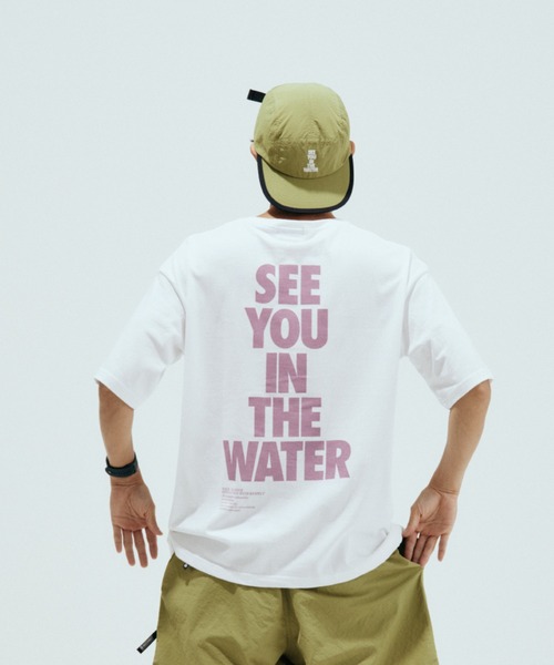 MAGIC NUMBER（マジック ナンバー）の「【MAGIC NUMBER】SEE YOU IN THE WATER S/S TEE-SHIRT（Tシャツ/カットソー・メンズ・ホワイト×ブラック/ホワイト×グレー/ホワイト×パープル/ホワイト×レッド/ブラック×ホワイト・LARGE/X-LARGE/MEDIUM）」の5枚目の写真