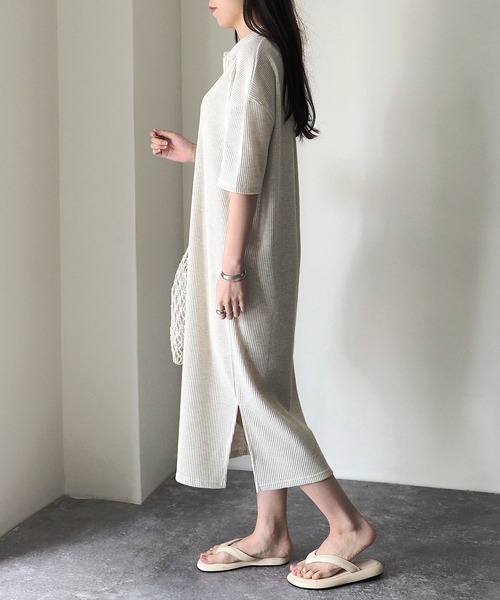 Riberry(リベリー)の「ワッフルハーフジップ半袖ワンピース(シャツワンピース・レディース・ブラック/オートミール・FREE)」の5枚目の写真