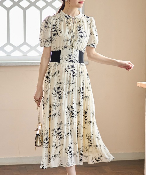 tocco closet(トッコ クローゼット)の「リボン付きウエストリブ切替フラワープリントプリーツワンピース(ワンピース・レディース・ホワイト/サックスブルー・M)」の2枚目の写真