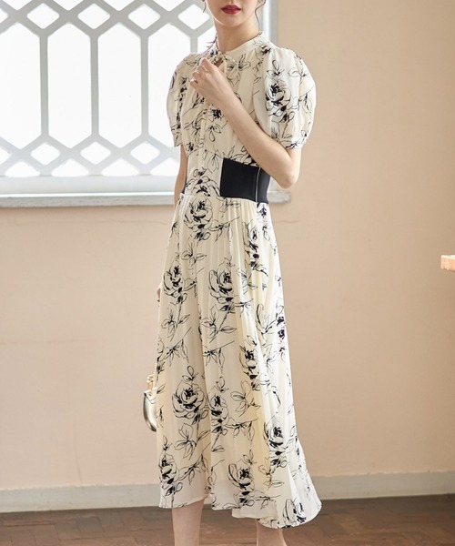 tocco closet(トッコ クローゼット)の「リボン付きウエストリブ切替フラワープリントプリーツワンピース(ワンピース・レディース・ホワイト/サックスブルー・M)」の9枚目の写真