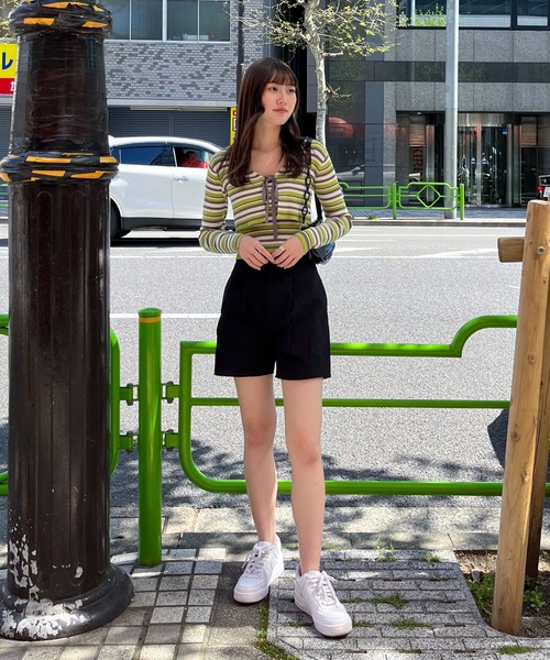 EPIMI E'PIMMY(エピミエピミー)の「タックチノハーフパンツ(チノパンツ・レディース・ブラック/カーキ/ベージュ・MEDIUM)」の12枚目の写真