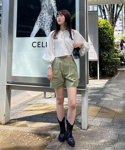 EPIMI E'PIMMY(エピミエピミー)の「タックチノハーフパンツ(チノパンツ・レディース・ブラック/カーキ/ベージュ・MEDIUM)」の13枚目の写真