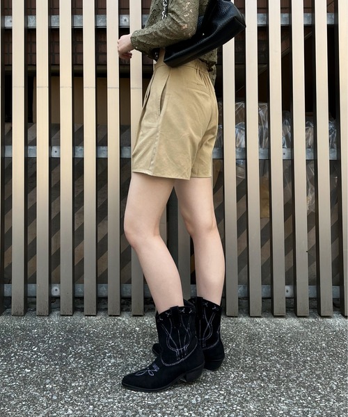 EPIMI E'PIMMY(エピミエピミー)の「タックチノハーフパンツ(チノパンツ・レディース・ブラック/カーキ/ベージュ・MEDIUM)」の16枚目の写真